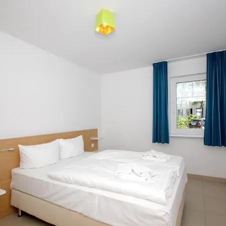 Strandnahe Mit Terrasse, Gratis Nutzung Vom Ahoi Erlebnisbad Und Sauna In Sellin - Rex Rugia 30-1 * ロープベ